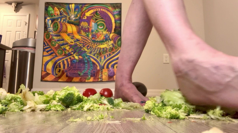 Peppermint Giantess: Tamanho 16 Paixão por pés com vegetais