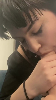 Hluboké Kouření POV a Výstřik Na Obličej