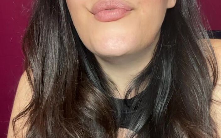 Young_strawberry: Joi từ một máy bay bà già gợi cảm