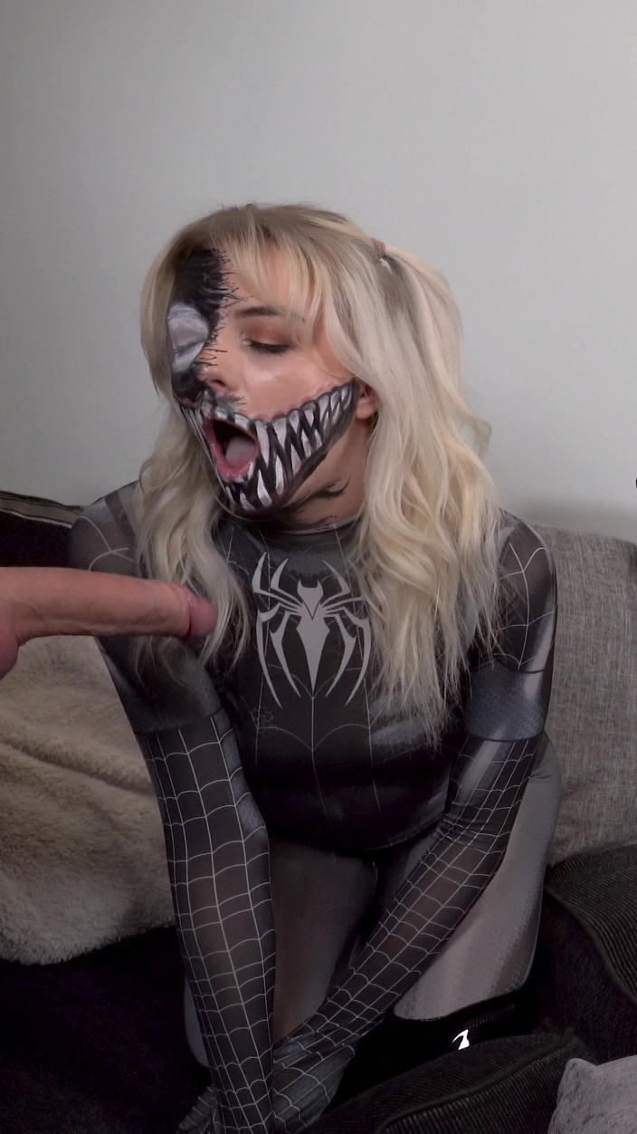 Blonde Gabie: Symbiote symbiote chupa