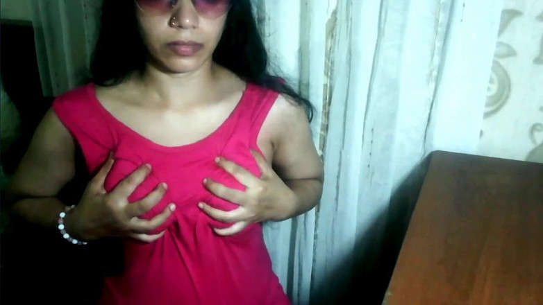 Arabicqueen: La bella rosa in fiamme davanti a ragazzi