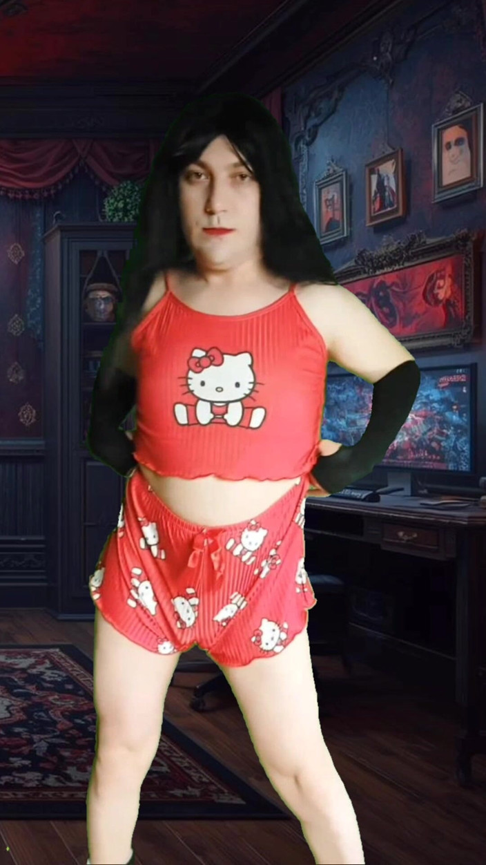 Kitty_Cross: Bílá ženská Hezká Sissy ve sladkých šortkách, booty dance