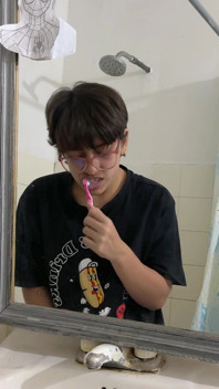 La ragazza allo specchio
