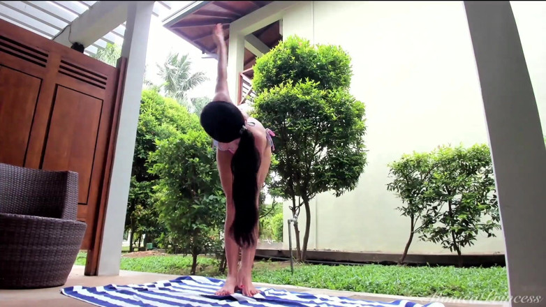 Princess Monica: Yoga Bends That'll Make You Hard