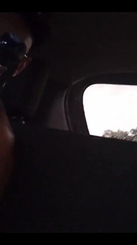 Pacarmu lagi asik bersenang-senang di atas kapal uber