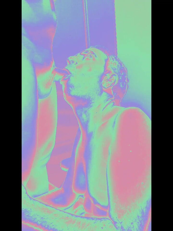 Ladyboy Karl: Holo'da ladyboy'u em