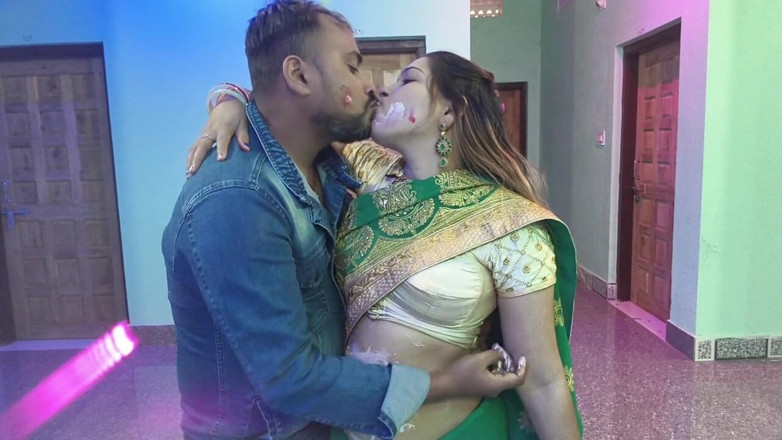 Sona bhabhi: Momen perayaan tahun baru kakak ipar india ngentot habis-habisan sama...