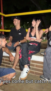 Primo giorno nella nuova casa e ero già stato scopato da tre vicini e alla fine sono venuti in bocca