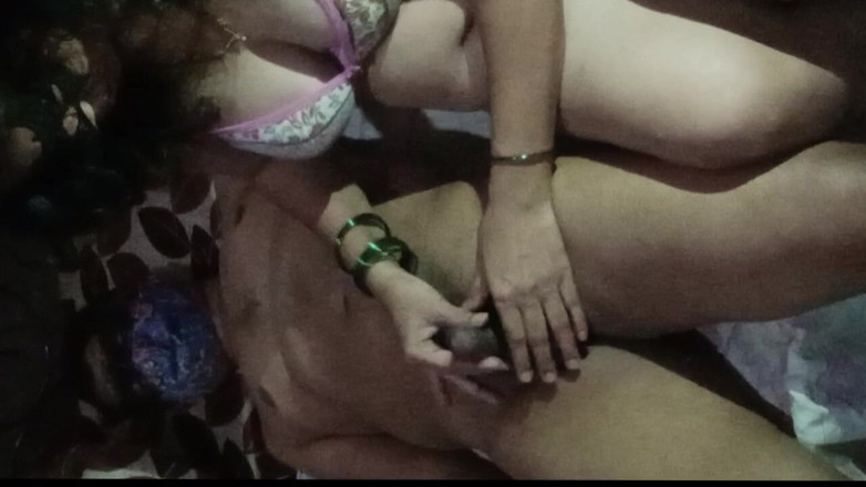 Rangeeli_Mangala: 남편의 친구에게 따먹히는 인도 바비