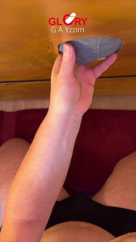 Riesenschwanz Gloryhole Zunge Bringt Ihn Zum Doppelorgasmus