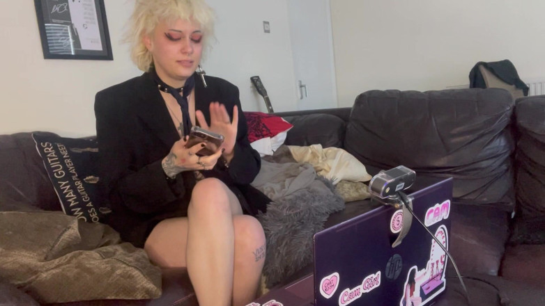 Glitterqueen1999: Goth má bolest srdce a Self Resus Cpr