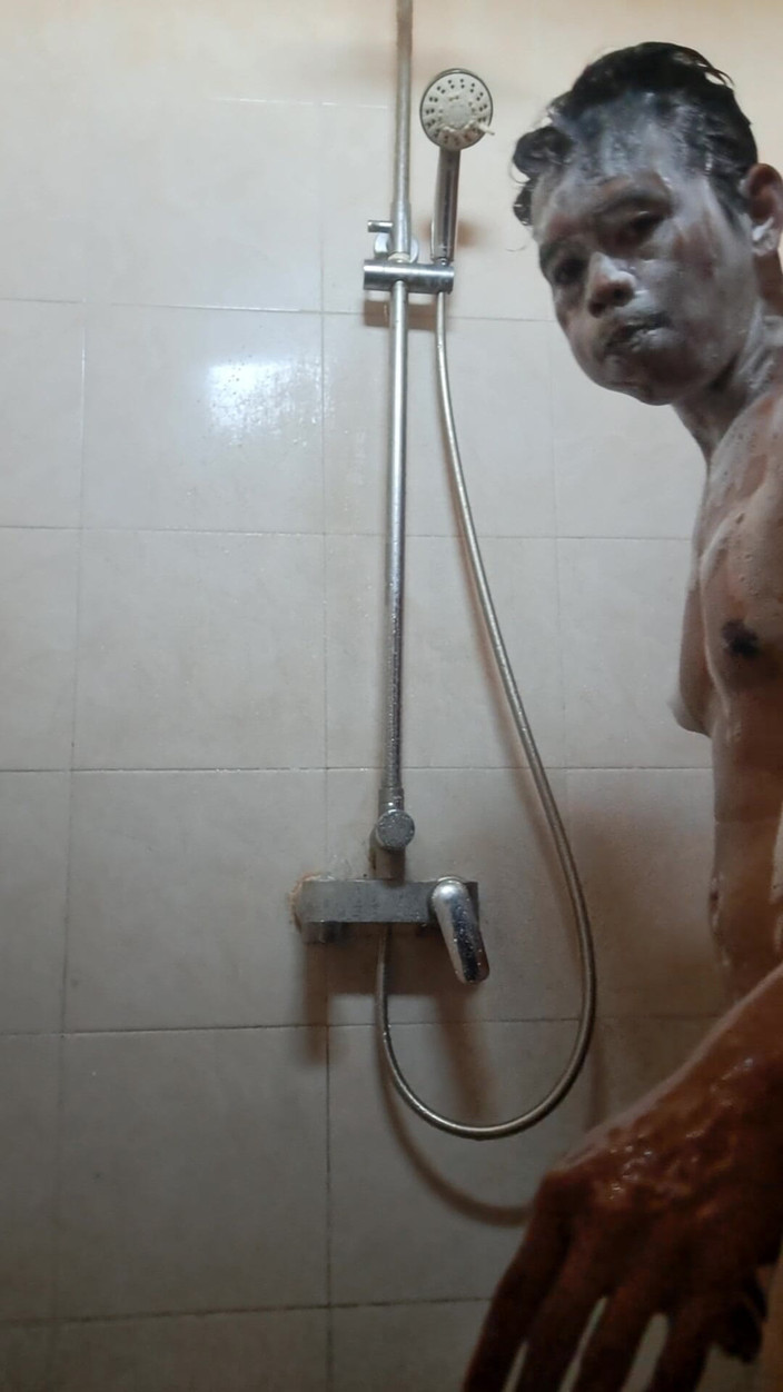 David Studio: 异国情调的皮肤亚洲成年男人早上洗澡