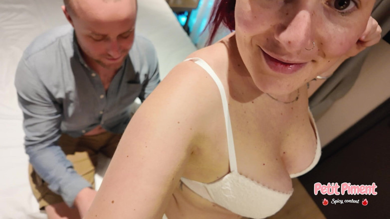 Petitpiment: Dia Fucks Me Hard Di Hotel Saya Pasangan, Perancis, Amatur,...