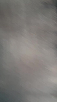 Wanita misterius dengan encasement nilon catsuit penuh