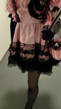 Sissy Crossdresser Strolling in High Heels and Flashing