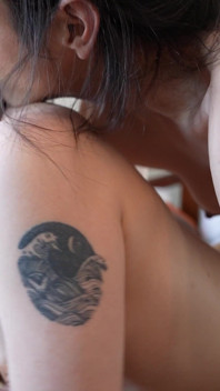 Je taquine ma demi-sœur salope Cleo Moon