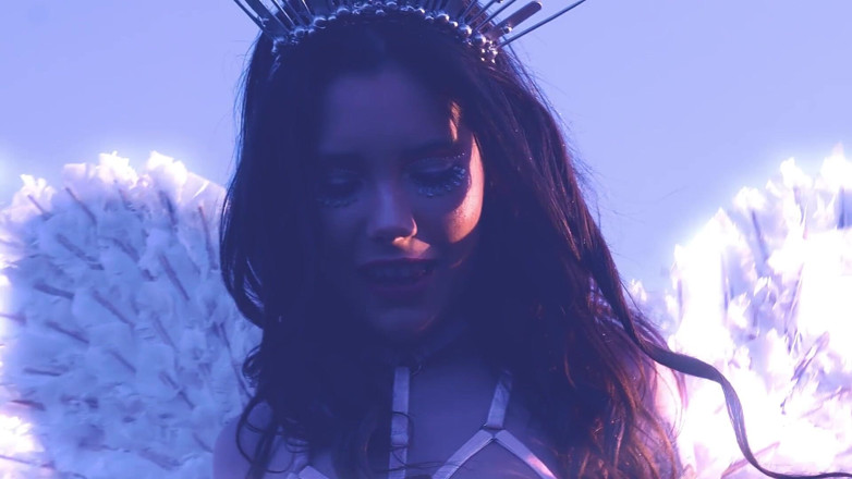 Pink Lights Entertainment: Si cantik pearl angel