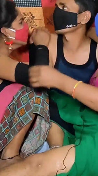 India bhabhi con su hermanastra trío sexo con marido