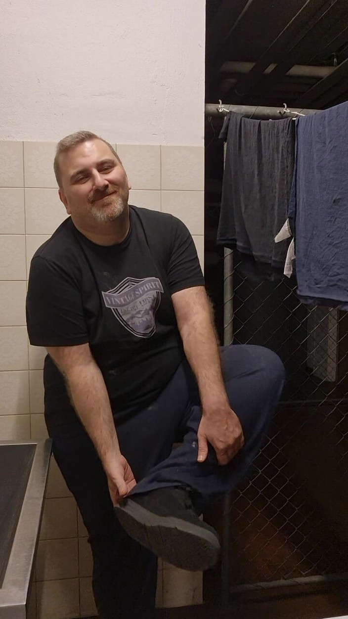 ChubbyDaddyBearLuka: Çamaşır odasında şişman ve tüylü ayı şeritleri