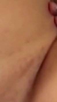 Arrapata miLF nera cavalca un cazzone nero enorme e viene riempita di caldo sperma