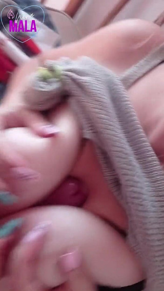 tunoviaputita: Amatérský výstřik do kundičky. Sex v kuchyni. Plním jí kundičku...