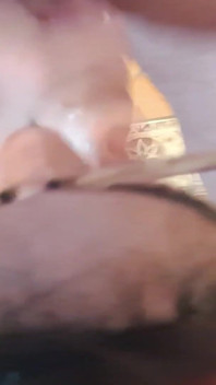 Muie cu mamă sexy cu vedere la persoana 1 cu ejaculare înăuntru orală și înghițire de spermă