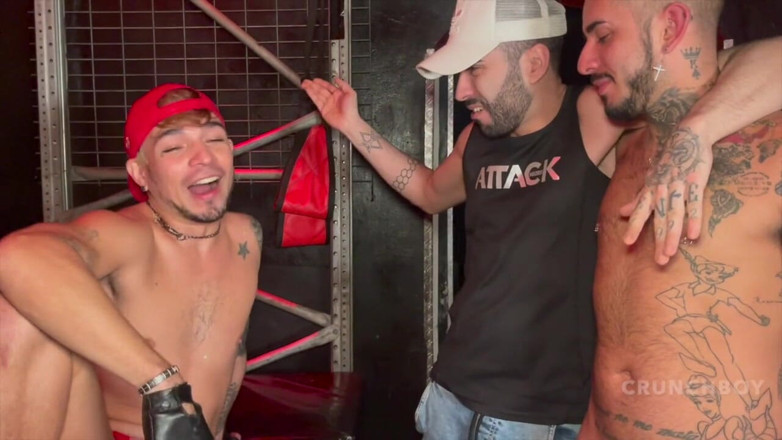 HARD BAREBACK PORN BY JESS ROYAN: หนุ่มทวิงค์ Leo Bulgari โดน Kalil เย็ดรูตูดแบบ raw