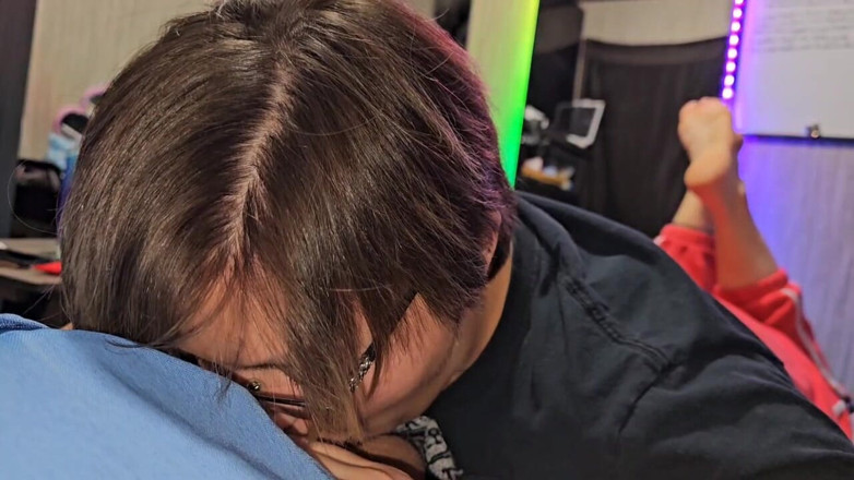 Funhousewife69: Blowjob vor der kamera