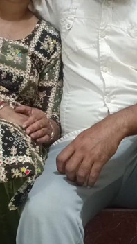 Desi romantické rande na tajném místě - vypukla vášeň přítelkyně Salwar
