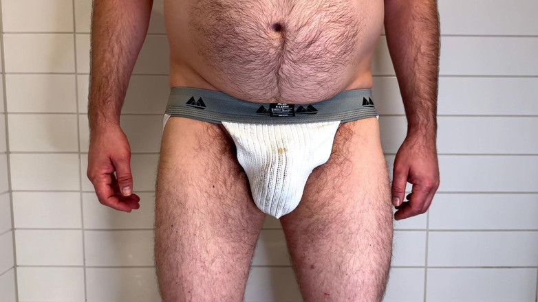 Beardedcummer: Chlápek chčije jeho bílé jocks a prdy