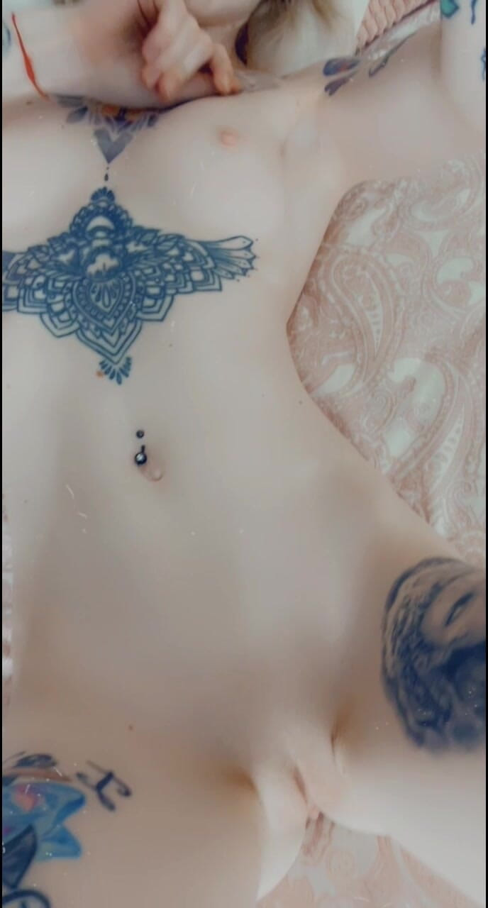 Karneli Bandi: Mi coño de cerca y abierto