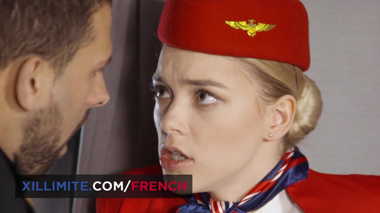 French girls at work: Красива стюардеса здається пілоту