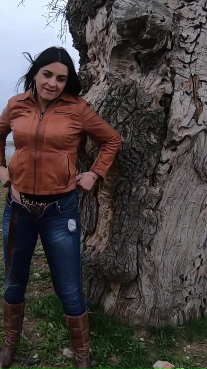 MilfyCalla: Bên ngoài thật tuyệt vời