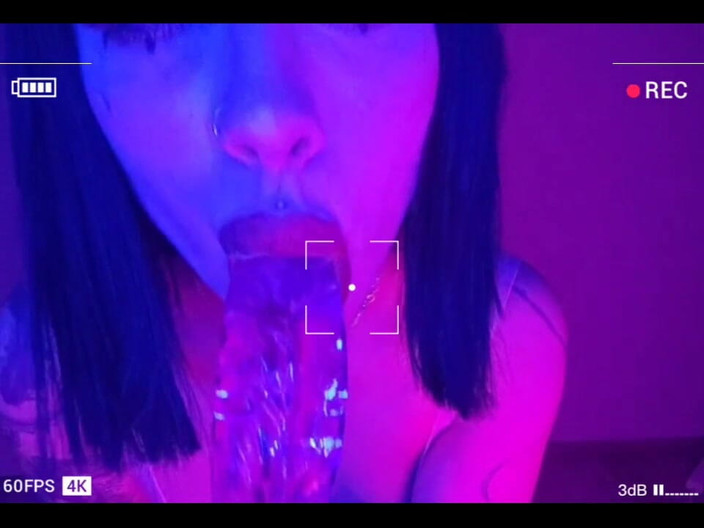 Peachgardens: In questa stanza neon, solo noi siamo