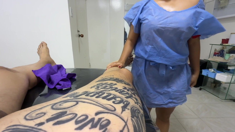 SENSESEX: Dra fode o paciente quando ela sente seu pau duro