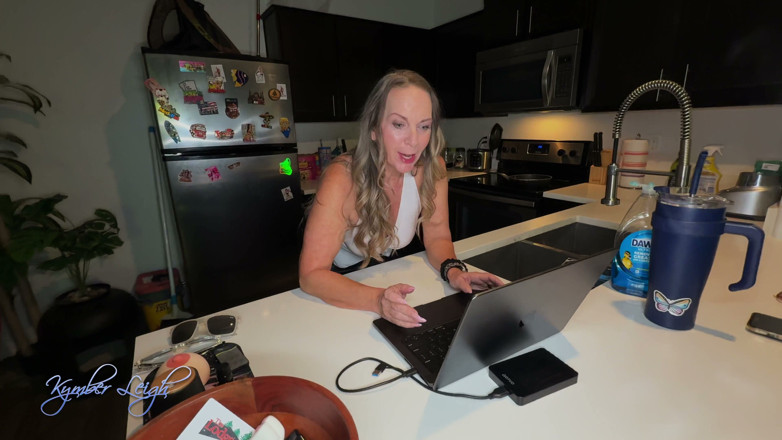 Scott Trainor: Cheating Mature MILF PAWG Takes Big Dick of Younger Employee