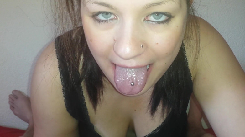 Caralia Deluxe: Blowjob after work and cum swallow
