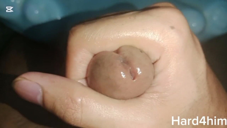 Zavier miles: Un chico paquistaní masturbarse en el baño durante la ducha