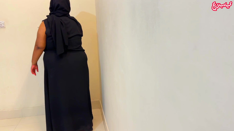 Aria Mia: 무슬림 하녀 아줌마의 하드코어 섹스