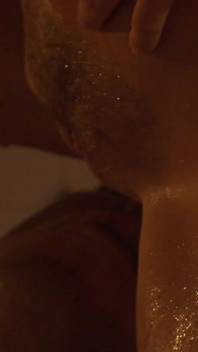 Haley Paige se la follan en el baño para celebrar su aniversario