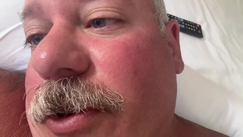 Hand-Free-Daddy-Chub: Hunky pensionerad tränare mycket maskulin med en stor fet kuk