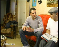 Rue Chaude: Papi chiede il backup per distruggere il suo aiuto domestico.