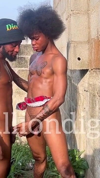 Met My Street Crush for a Little Quicky Outdoor Which He Obliged and Gladly Took My Cum on His Face