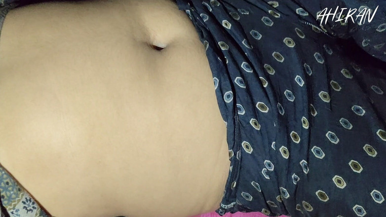 Aahan Ahiran: Gece erkek arkadaşıyla kıllı amcık vajina incelemesi ve forplay.