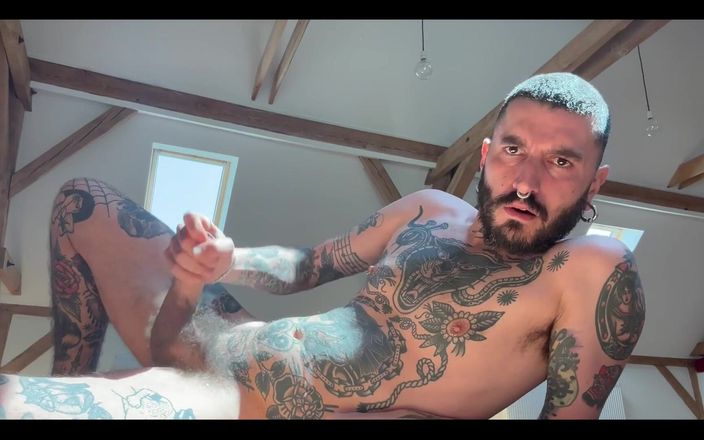 Stallion papi: Mă joc solo după antrenament