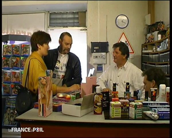 French Gonzo: Carole, ibu tiri keluarga yang bermakna dipukul oleh tangan gemuk...