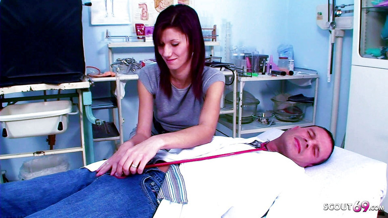 Full porn collection: Something is wrong with mr doctor - The patient helps as...