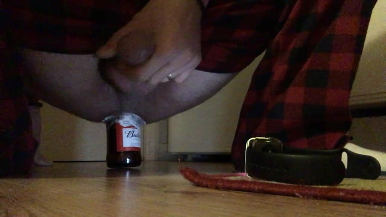 Rinno Steel: Anal bottle insertion