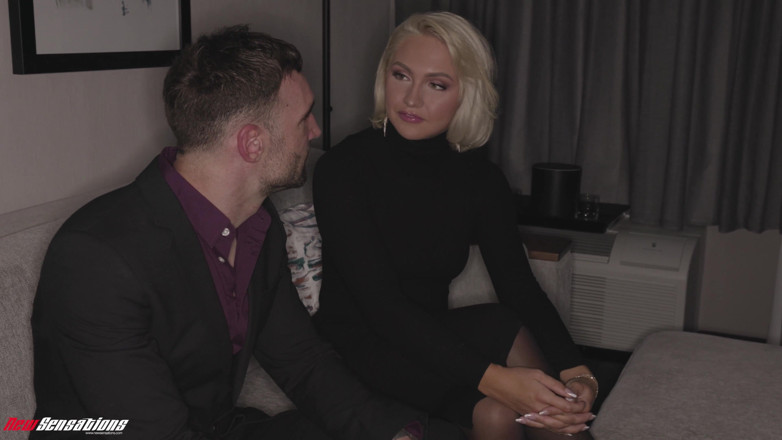HotwifeXXX: Bambi Barton sexy o spune fără îndoială
