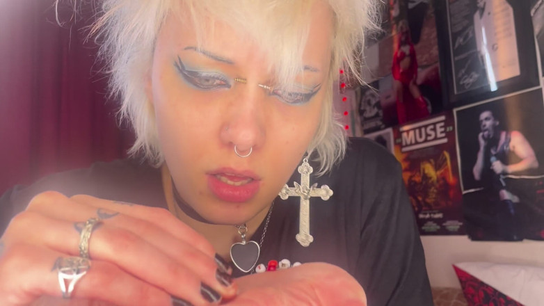 Glitterqueen1999: 2 pria mungil nyepong kontolku pakai smoothieku! Giantess Swallowing